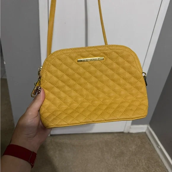 Steve Madden Mustard Quilted Crossbody Bag - Picture 3 of 5